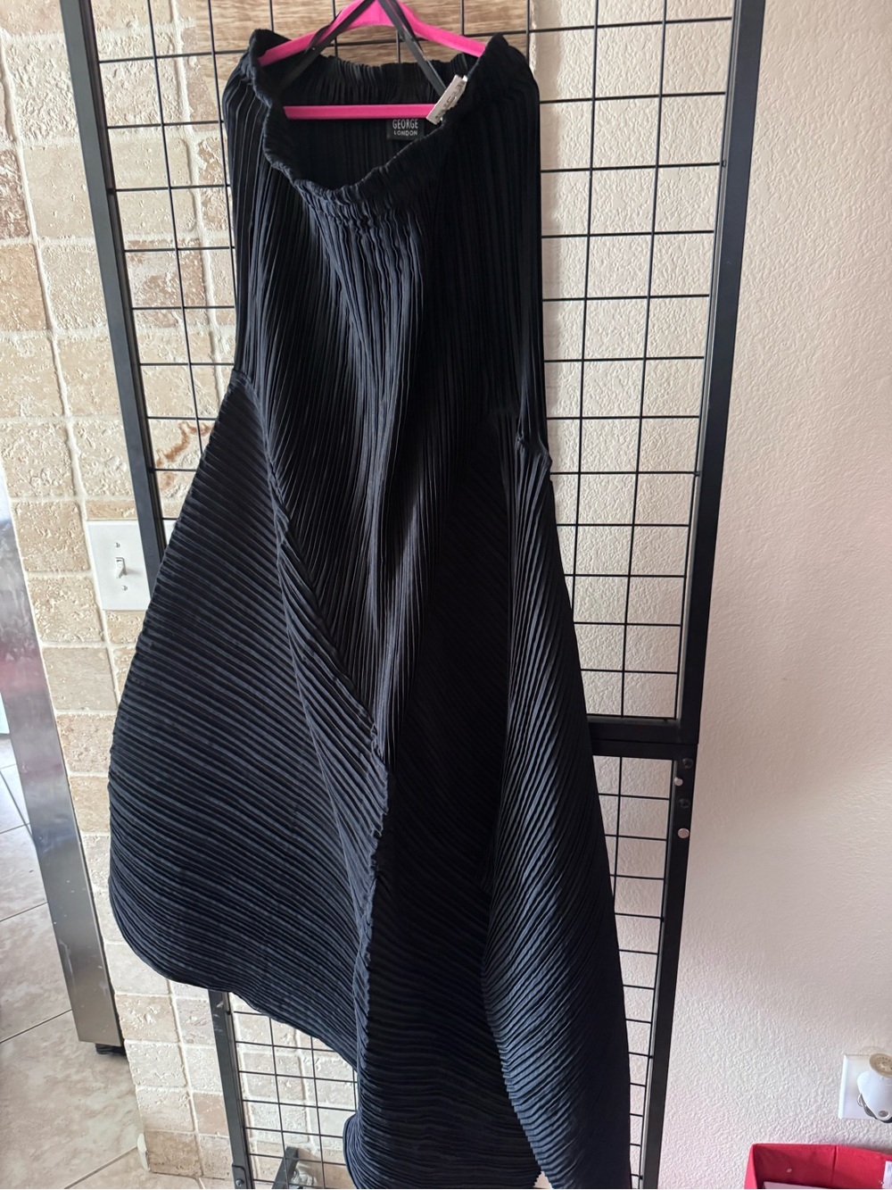 Lesley George London Blackk long black fishtail stain skirt Size S/M - NWT